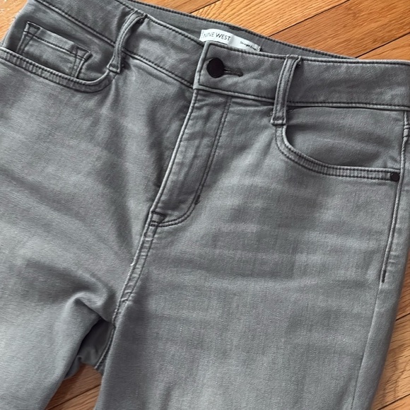 Nine West Cropped Gray Jeans - Picture 4 of 7